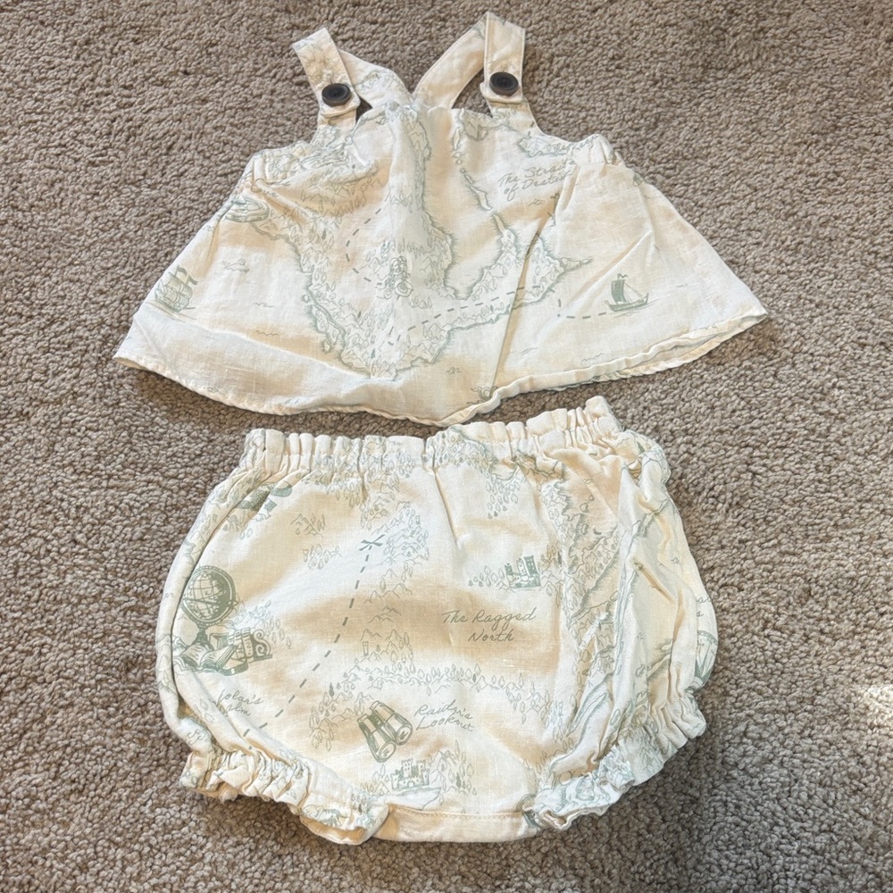 Banana Republic Cream and Green Kids Set